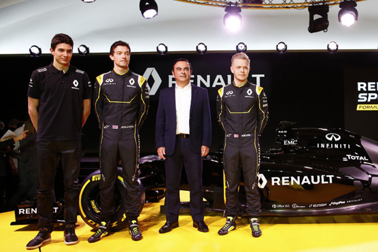 Wer von den drei Renault-Piloten Esteban Ocon, Jolyon Palmer und Kevin Magnussen (mit Renault-CEO Carlos Ghosn) ist auch 2017 noch da? 