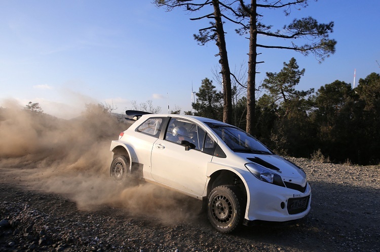 Eine Version des Toyota Yaris WRC im Test
