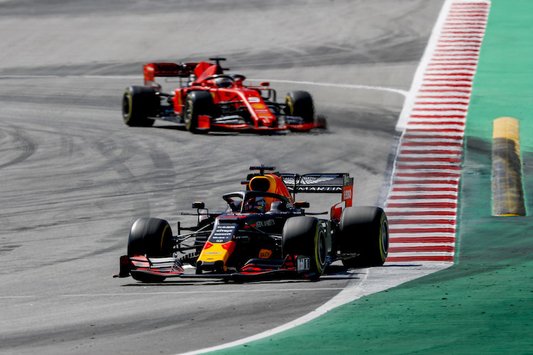 Max Verstappen in Barcelona vor Sebastian Vettel