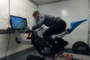 Tito Rabat auf dem Schräglagen-Simulator