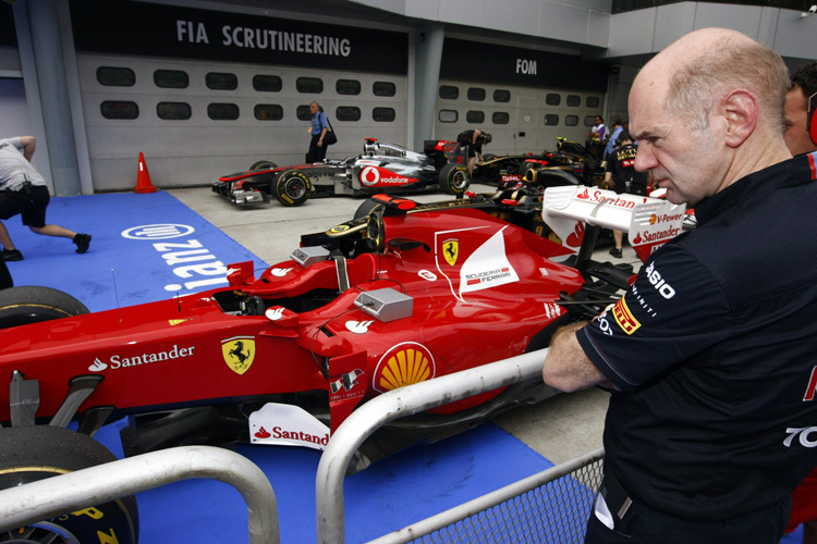 Adrian Newey guckt sich immer andere Autos an, wie hier 2011 den Ferrari