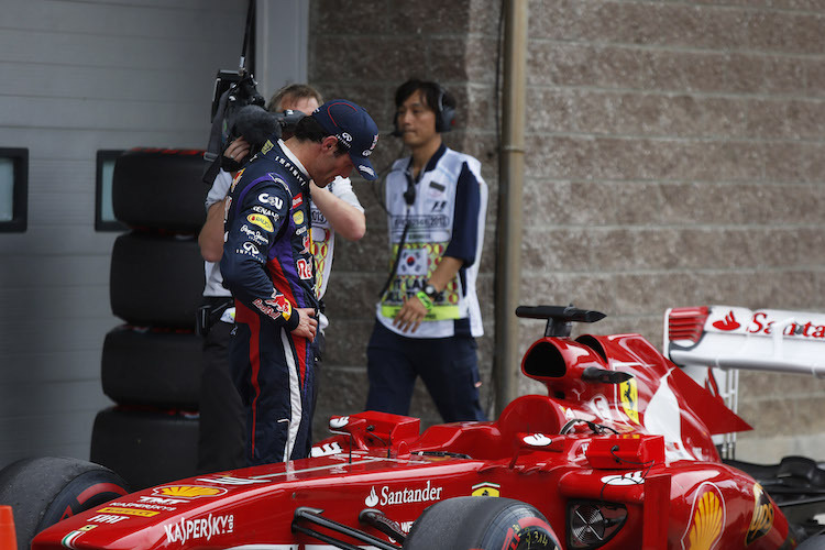 Mark Webber sah sich Ferrari sehr genau an