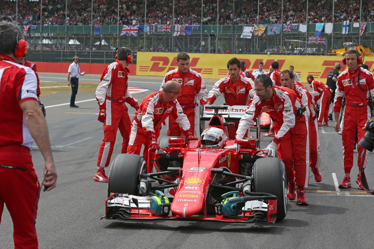 Ab jetzt auf sich gestellt: Sebastian Vettel und seine Kollegen müssen beim Start ohne Schützenhilfe von der Box auskommen