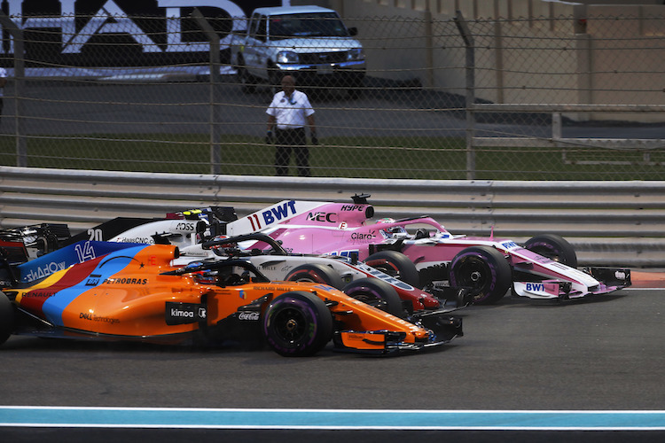 Das Coca-Cola-Logo prangte auch auf der Speziallackierung, die Fernando Alonso zum Abschied spazieren fuhr