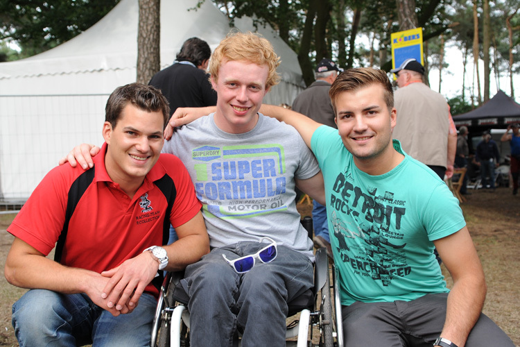 Sönke Petersen mit Jannick de Jong (li.) und Ramon Stanek (re.)