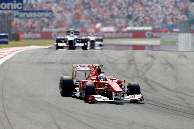 Alonso fuhr in der Türkei nur im Mittelfeld