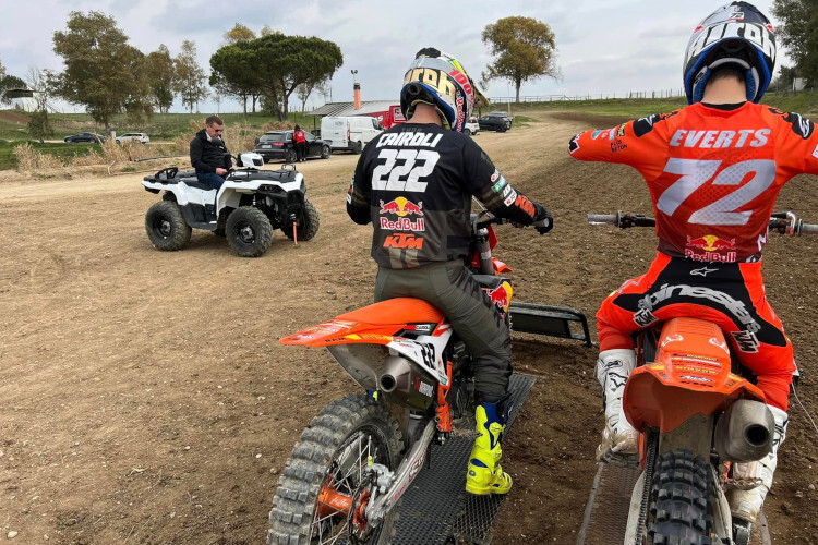 Pit Beirer beobachtete Tony Cairoli und Liam Everts