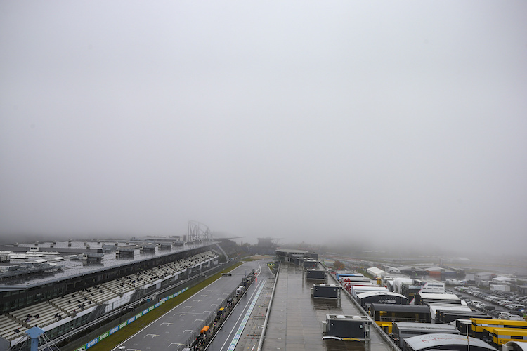 Schlechte Sichtverhältnisse: Am Nürburgring bleibt es vorerst ruhig