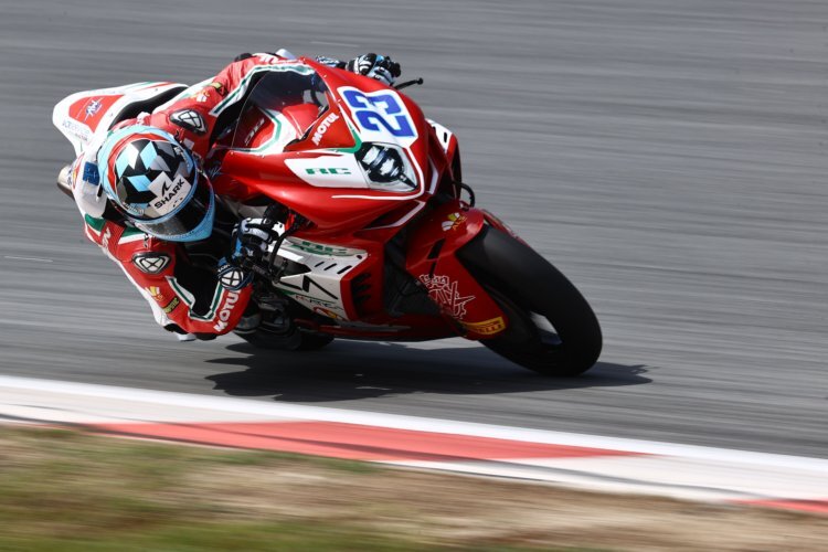 Marcel Schrötter auf seiner MV Agusta F3 800