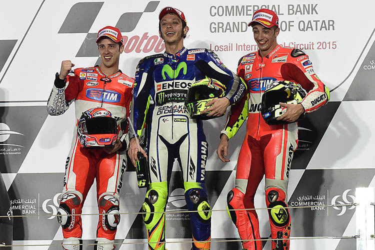Katar: Dovizioso (links) und Iannone (rechts) standen mit Sieger Rossi auf dem Podest