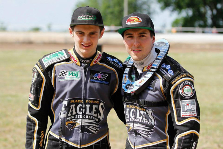 Daniel Spiller (li.) und Max Dilger vom Berghauptener Speedway-Team