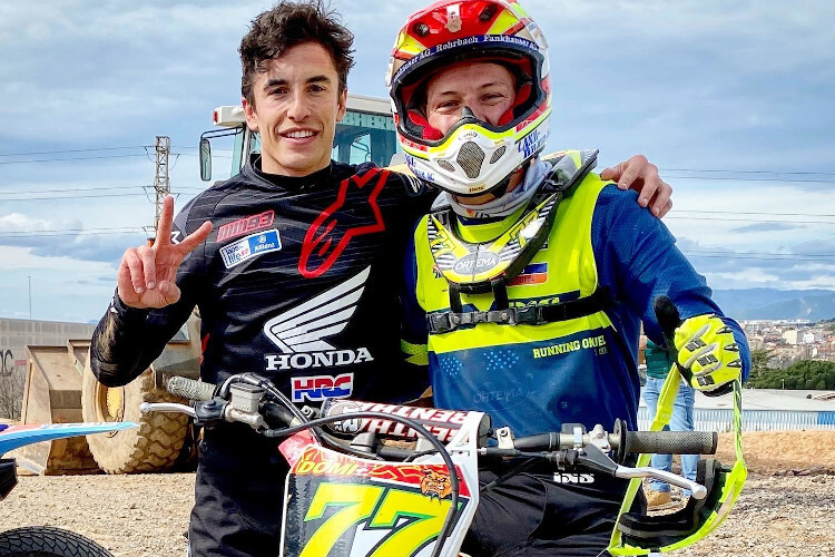 Vor dem «Shutdown» trainierte Domi Aegerter noch mit Marc Márquez (links)