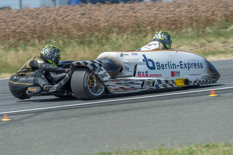 Tim Reeves/Mark Wilkes wollen mit ihrer Adolf RS Yamaha 600 auch in Most gewinnen 