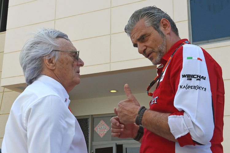 Bernie Ecclestone mit Ferrari-Teamchef Maurizio Arrivabene