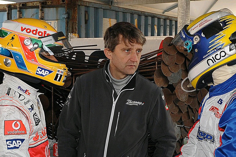 Dino Chiesa mit Hamilton und Rosberg