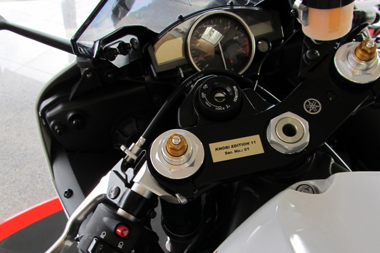 Das Cockpit der Knobloch-01-Edition-Yamaha
