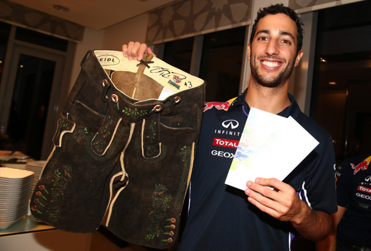 Daniel Ricciardos Lederhose wird zusammen mit zwei Tickets für den Österreich-GP verlost
