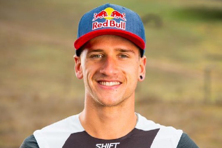 Ken Roczen ist jetzt auch in der Werbung für Kosmetik zu sehen