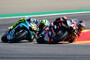Valentino Rossi blieb in der Anfangsphase an Maverick Viñales dran
