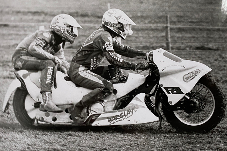 Tommy Kunert und Marco Hundsrucker 1996 auf einem 1000er-Gespann in England