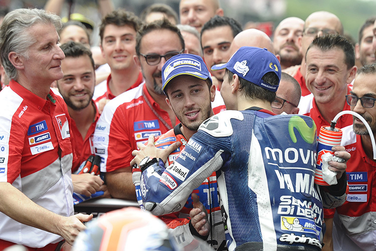 Andrea Dovizioso mit seinem zukünftigen Ducati-Teamkollegen Jorge Lorenzo 