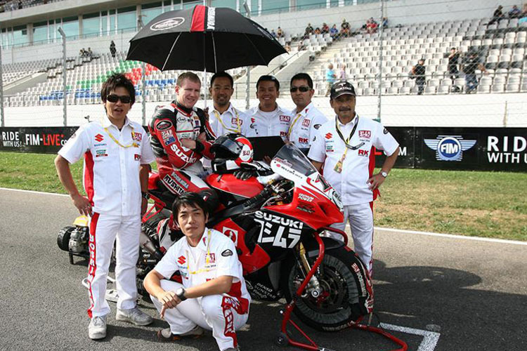 Das Yoshimura Team in Portimao.