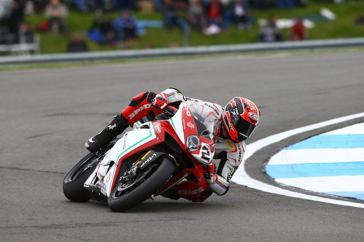 Leon Camier holte in Donignton Park das Maximum aus der MV Agusta F4 RR heraus