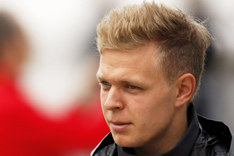 Keine Ablenkung: Kevin Magnussen ist am Rennplatz lieber ohne Anhang unterwegs