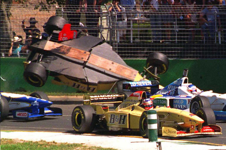 Martin Brundle überlebte 1996 diesen Crash