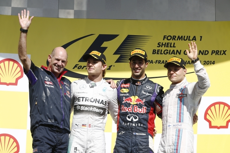 Das Podium: Adrian Newey, Nico Rosberg, Daniel Ricciardo & Valtteri Bottas