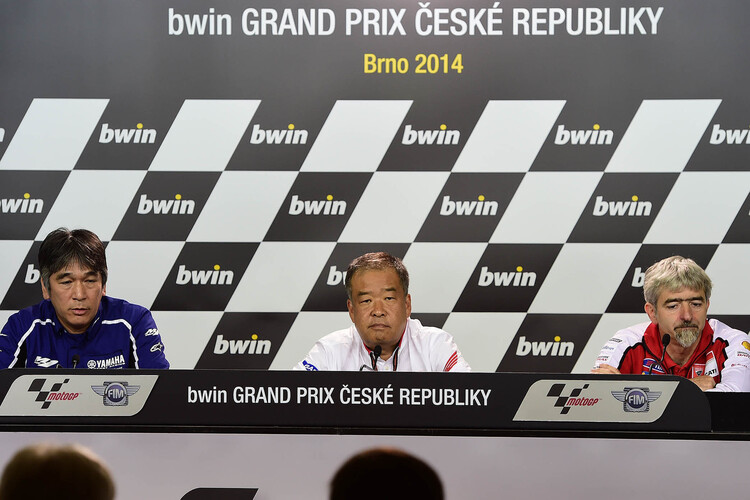 Pressekonferenz in Brünn: Kouichi Tsuji (Yamaha), Shuhei Nakamotzo (HRC) und Gigi Dall'Igna (Ducati)