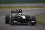 Team Lotus (o.: Kovalainen) bleibt bei seiner Farbe