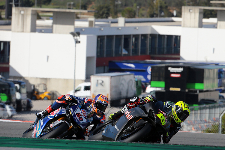 Alvaro Bautista vor Michael van der Mark