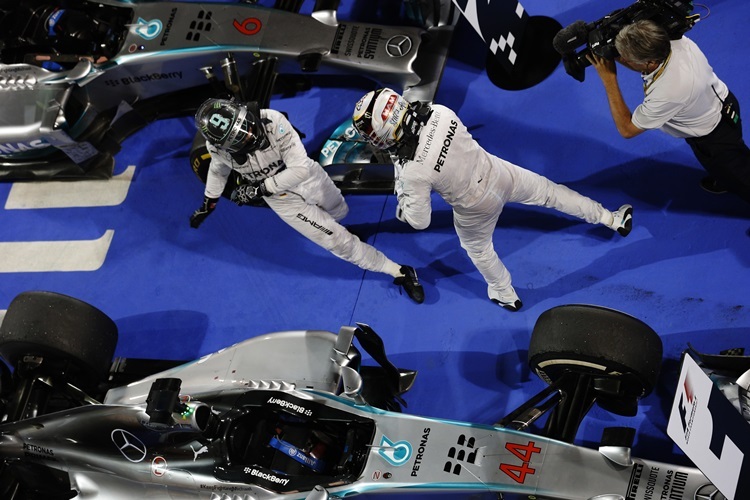 Doppelsieg für Mercedes - Lewis Hamilton siegt vor Nico Rosberg