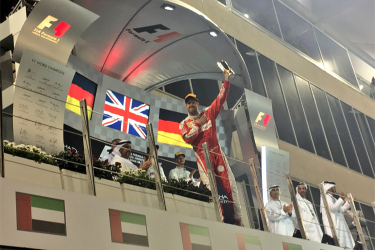 Sebastian Vettel auf dem Podest