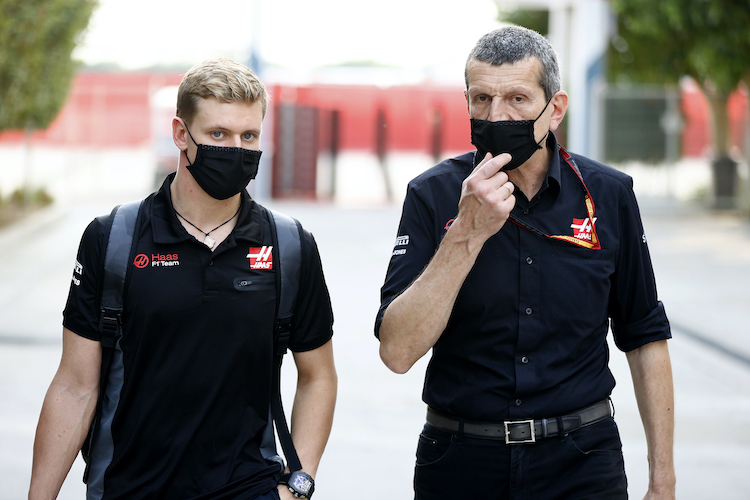 Mick Schumacher und Haas-Teamchef Günther Steiner