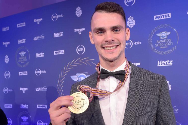 Tim Gajser freut sich über seine WM-Medaille