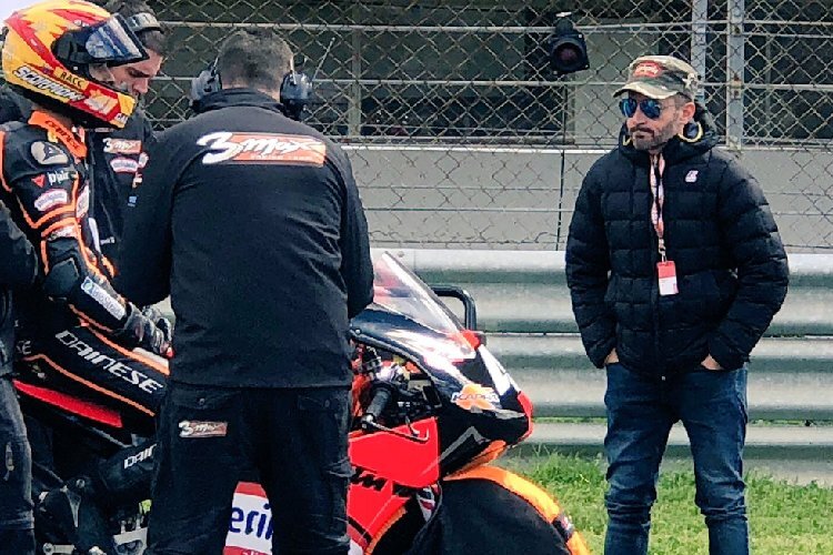 Max Biaggi (re) verfolgt die Fortschritte von Marc Garcia aus nächster Nähe