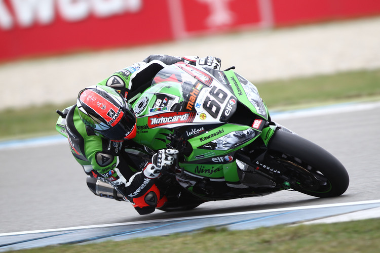 Tom Sykes dominierte das erste Rennen