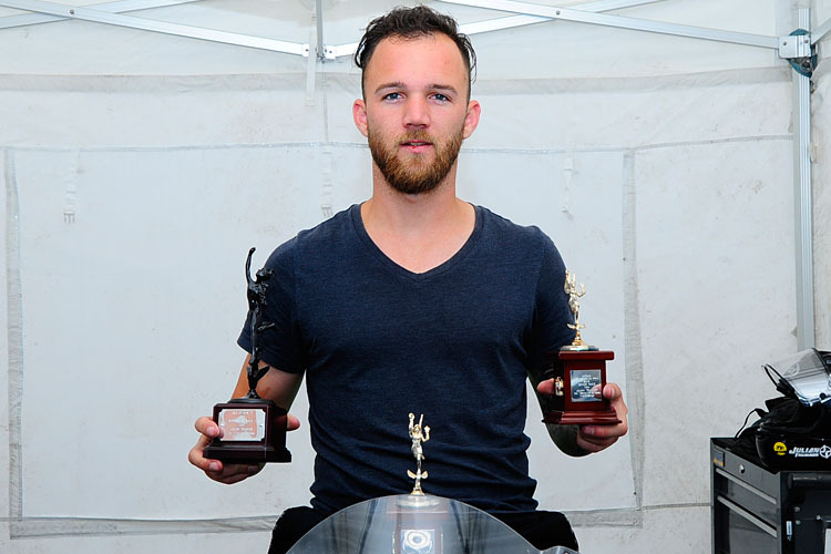 Julian Trummer mit seiner Sammlung an TT- und Manx-GP-Replicas