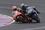 Da geht es Los: Marc Márquez rammt Rossi