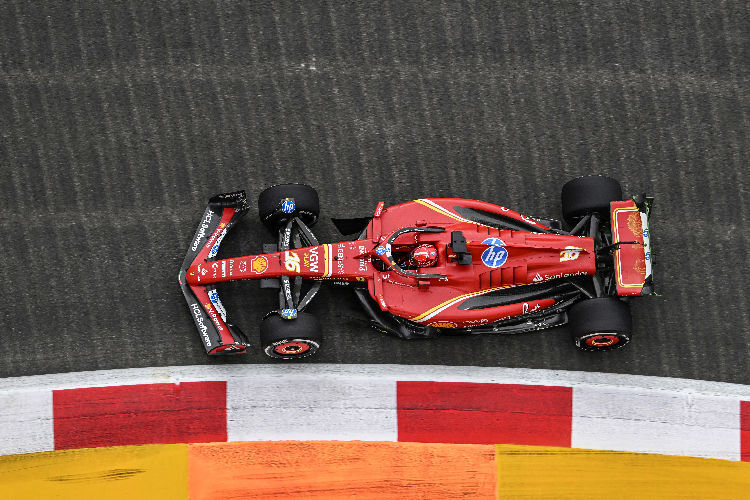 Charles Leclerc unterwegs in Singapur