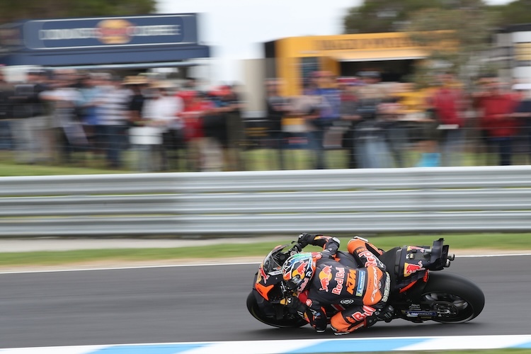 Brad Binder: Mit der KTM RC16 nach kuriosem Tag auf Rang 7