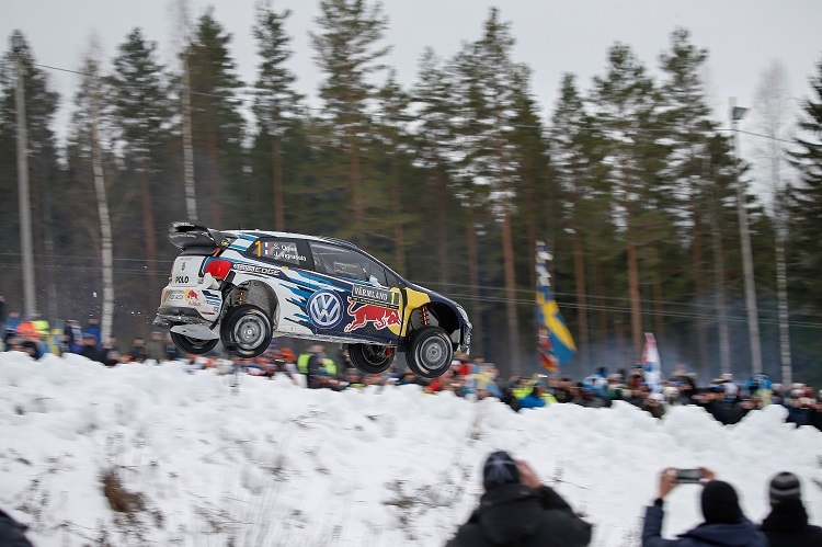 Sébastien Ogier im Sprung zum Schweden-Sieg