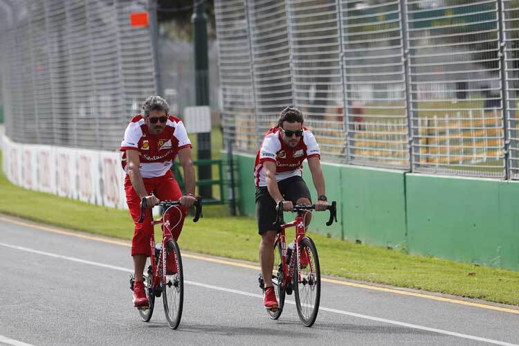 Fernando Alonso macht sich wieder vertraut mit dem Albert Park