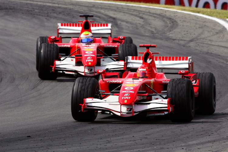 Michael Schumacher vor Felipe Massa in Hockenheim 2006