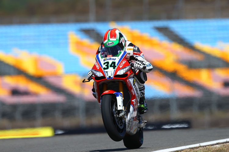 Davide Giugliano mit der Aprilia RSV4