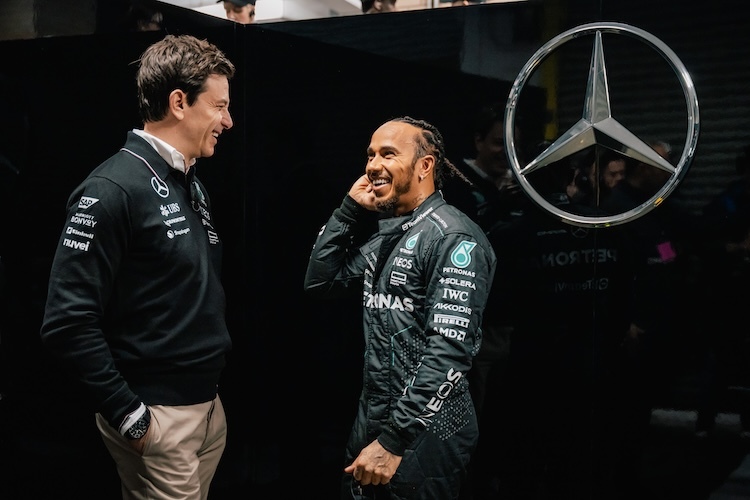 Mercedes-Teamchef Toto Wolff und Lewis Hamilton 