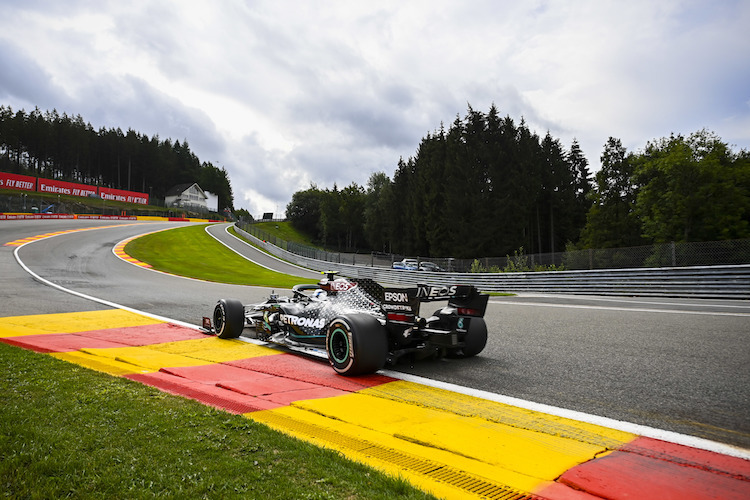 Geburtstagskind Valtteri Bottas beschenkte sich mit der FP1-Bestzeit