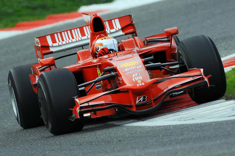 Andrea Caldarelli bei seinem Ferrari-Test 2010: Bestzeit